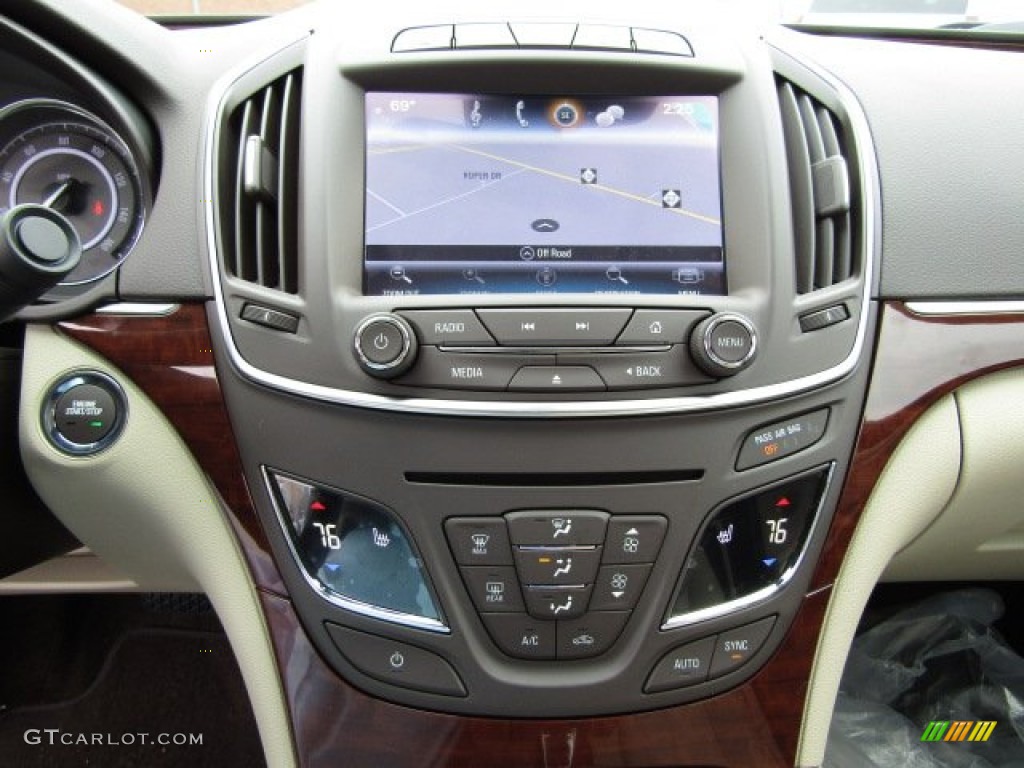 2016 Buick Regal Premium II Group Controls Photos