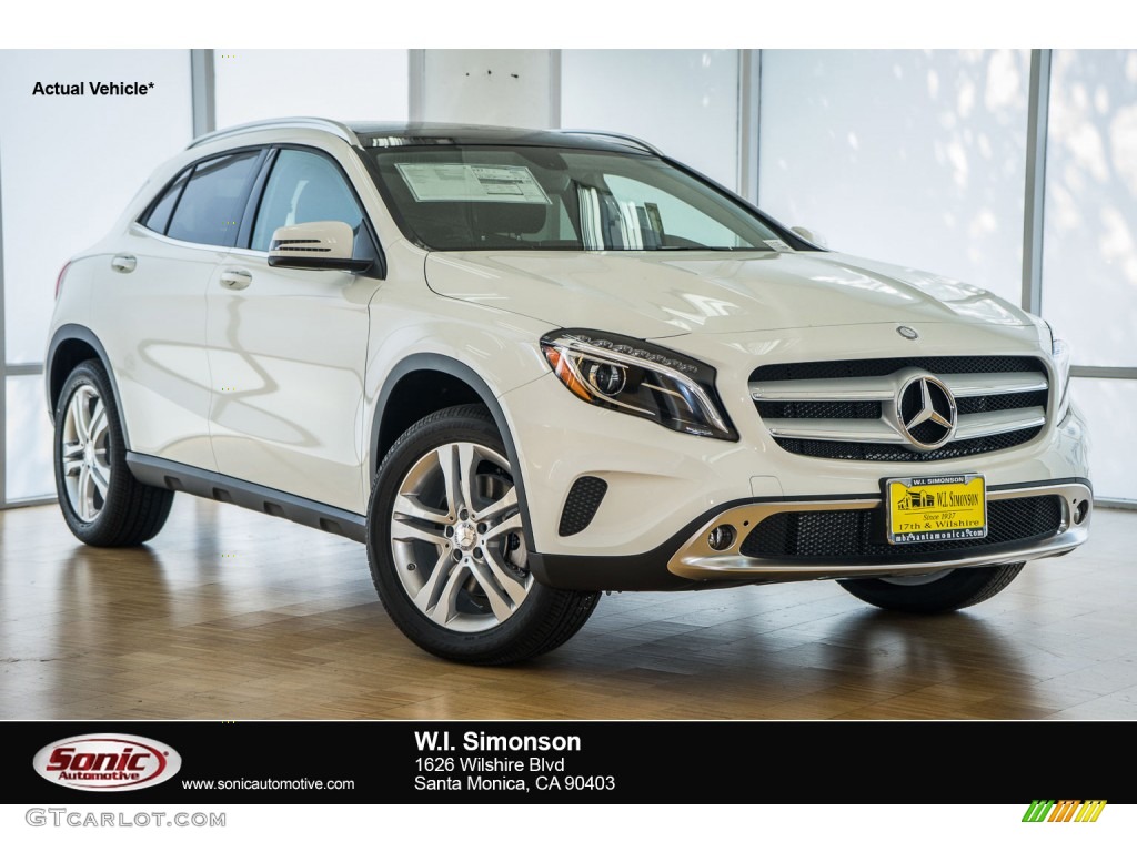 2015 GLA 250 4Matic - Cirrus White / Black photo #1