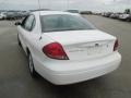 2005 Vibrant White Ford Taurus SEL  photo #17