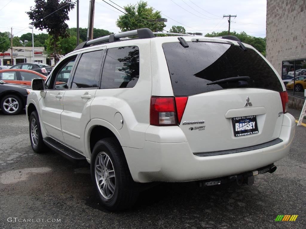 2005 Endeavor Limited AWD - Dover White Pearl / Sand Blast Beige photo #7