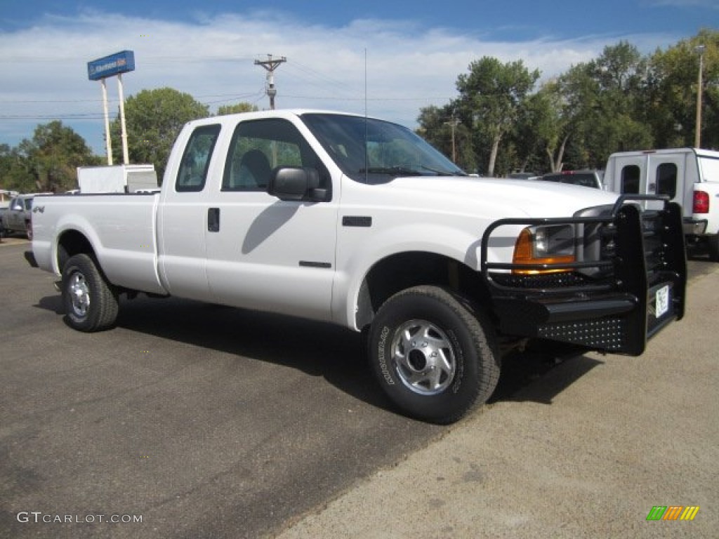 Oxford White 2001 Ford F250 Super Duty XL SuperCab 4x4 Chassis Exterior Photo #107626823