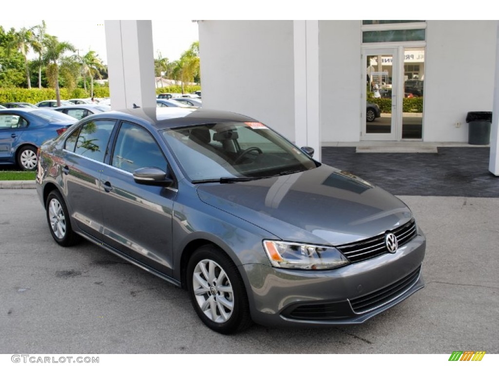 Platinum Gray Metallic Volkswagen Jetta