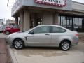 2008 Silver Frost Metallic Ford Focus SE Coupe  photo #2
