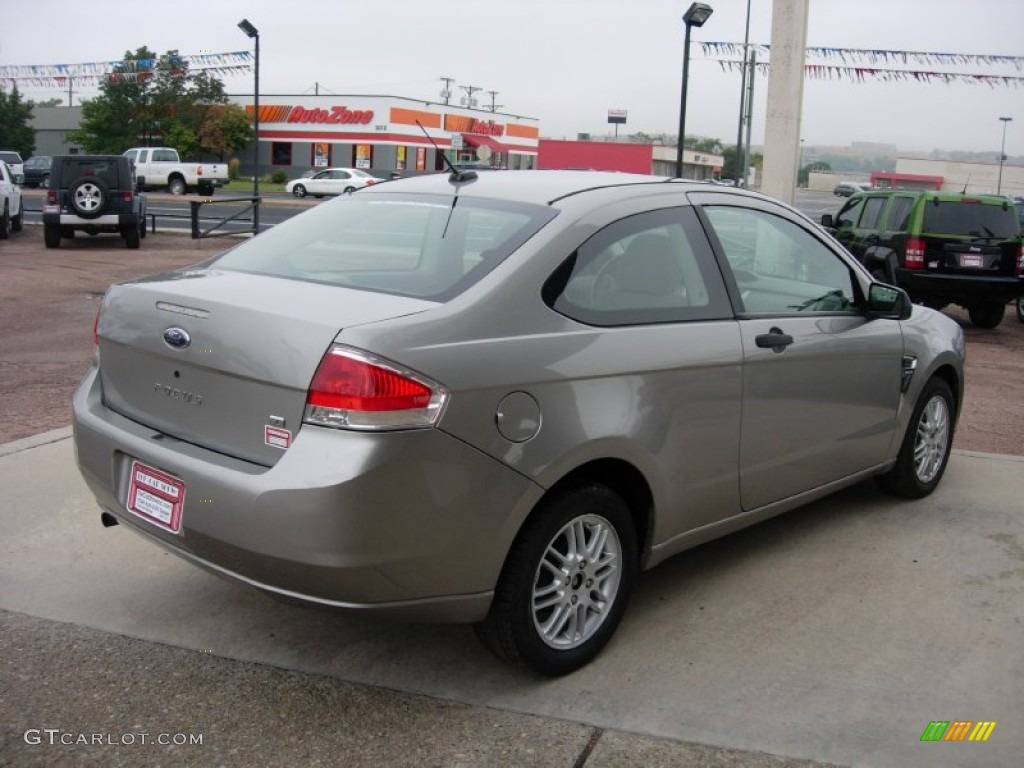 2008 Focus SE Coupe - Silver Frost Metallic / Medium Stone photo #5
