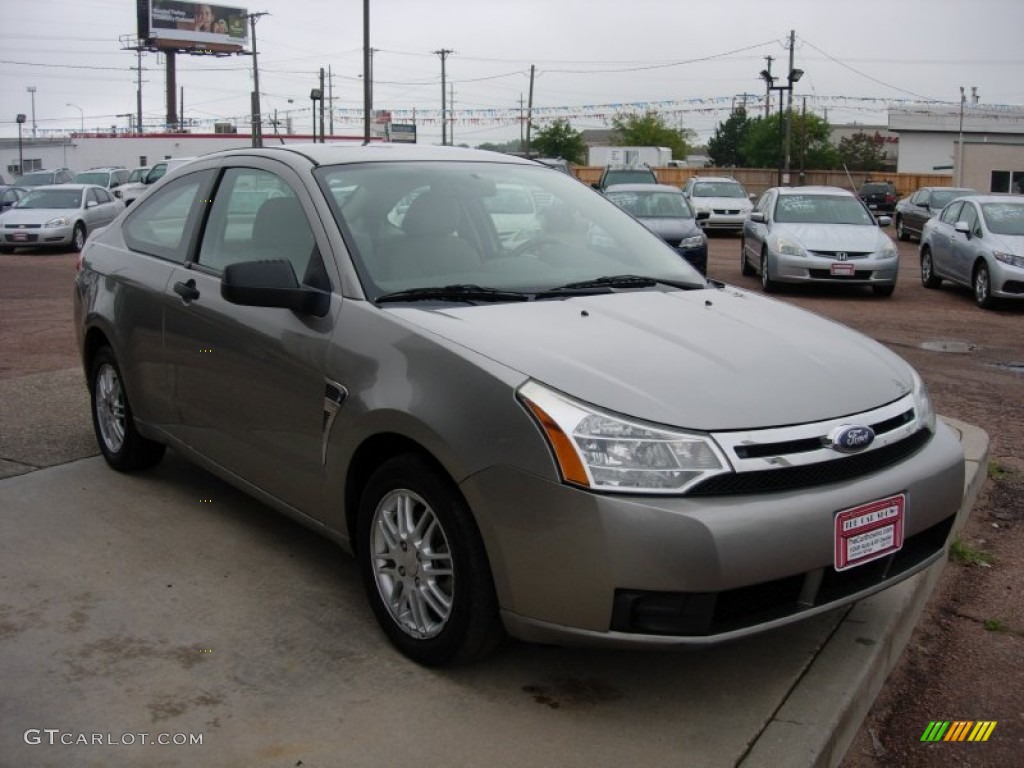 2008 Focus SE Coupe - Silver Frost Metallic / Medium Stone photo #7