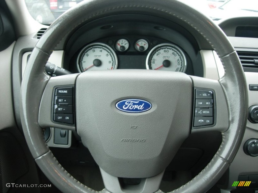 2008 Focus SE Coupe - Silver Frost Metallic / Medium Stone photo #16