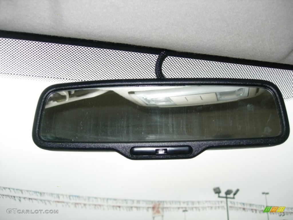 2008 Focus SE Coupe - Silver Frost Metallic / Medium Stone photo #19