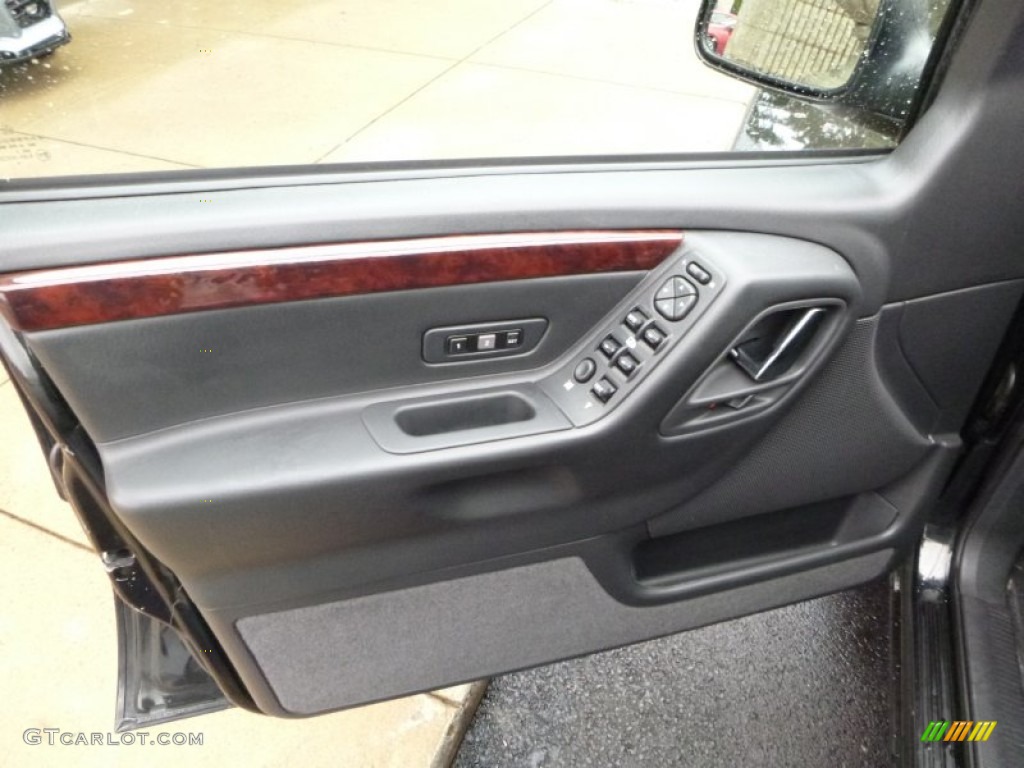 2004 Grand Cherokee Limited 4x4 - Brillant Black Crystal Pearl / Dark Slate Gray photo #13