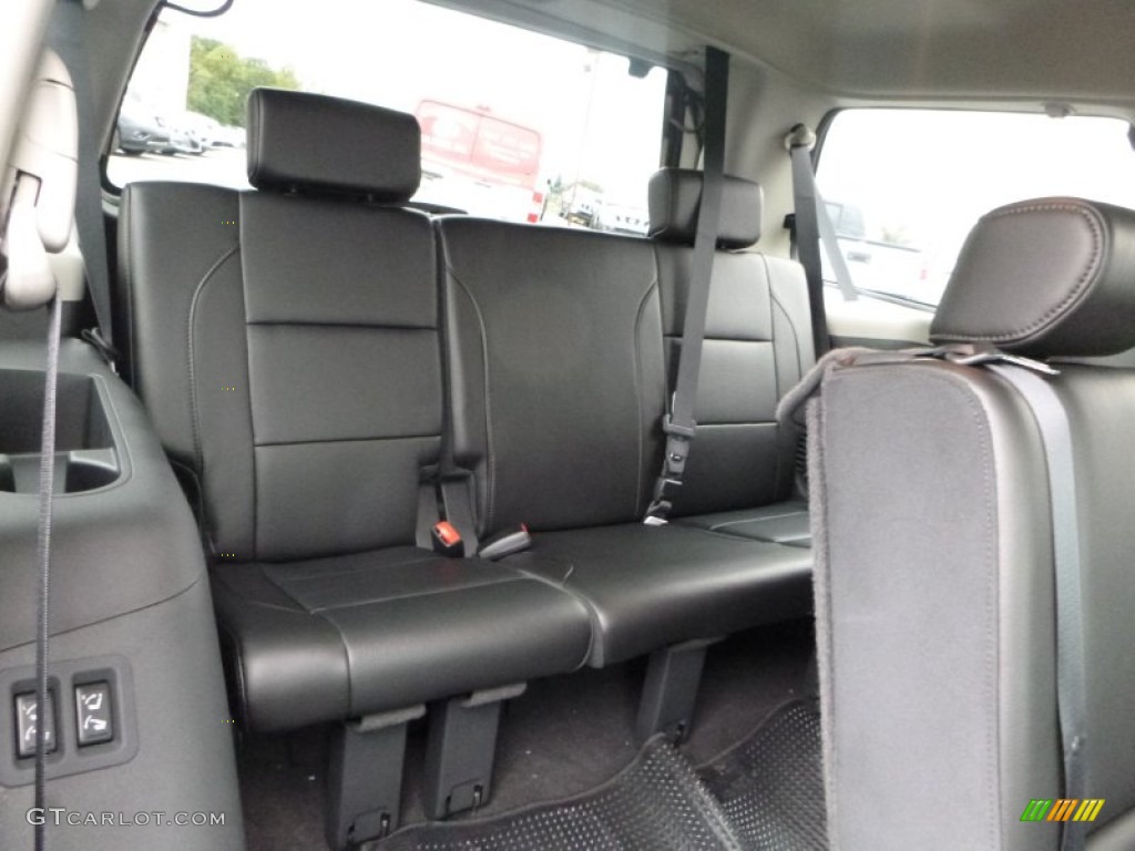 2015 Nissan Armada SL 4x4 Rear Seat Photos