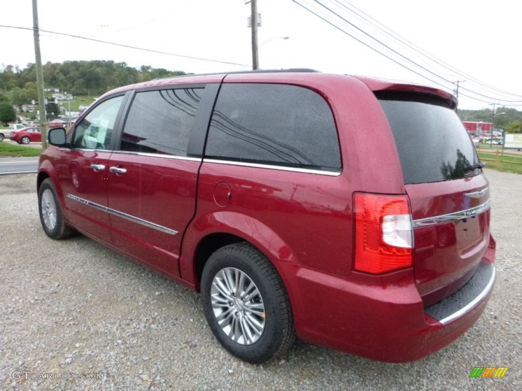2016 Town & Country Touring-L - Deep Cherry Red Crystal Pearl / Dark Frost Beige/Medium Frost Beige photo #7