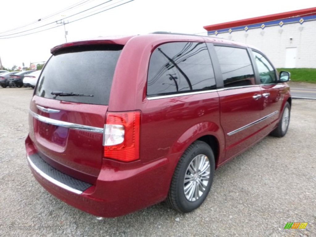 2016 Town & Country Touring-L - Deep Cherry Red Crystal Pearl / Dark Frost Beige/Medium Frost Beige photo #9