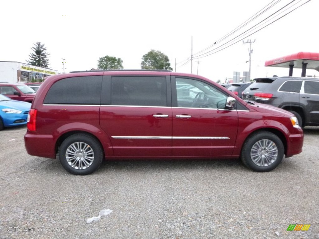 2016 Town & Country Touring-L - Deep Cherry Red Crystal Pearl / Dark Frost Beige/Medium Frost Beige photo #10