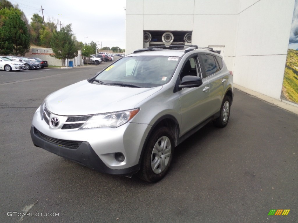Classic Silver Metallic 2015 Toyota RAV4 LE Exterior Photo #107643191