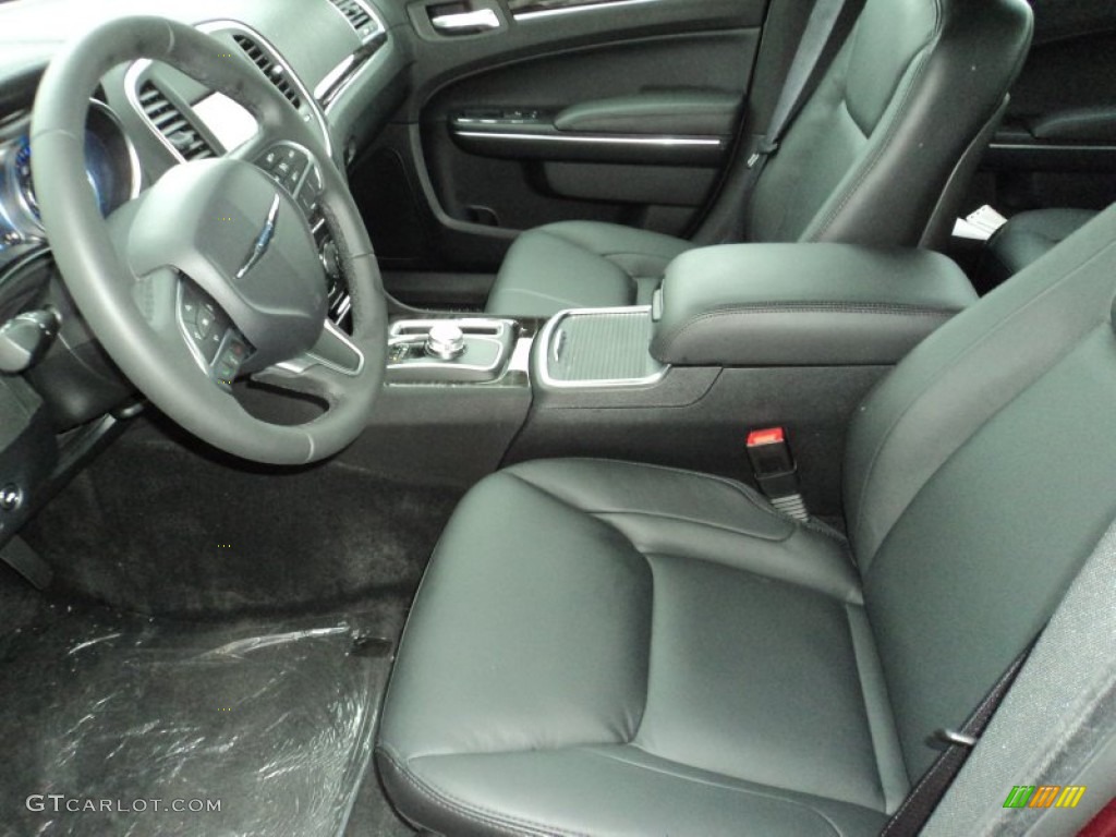 Black/Linen Interior 2016 Chrysler 300 Limited Photo #107643296