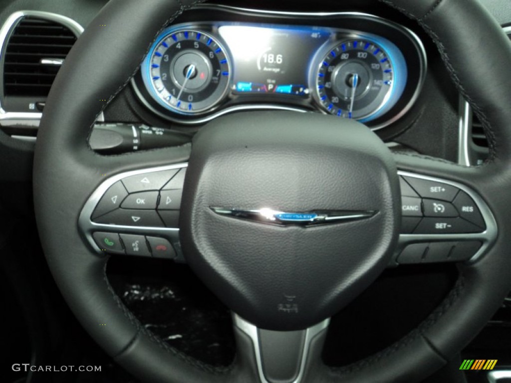 2016 Chrysler 300 Limited Steering Wheel Photos