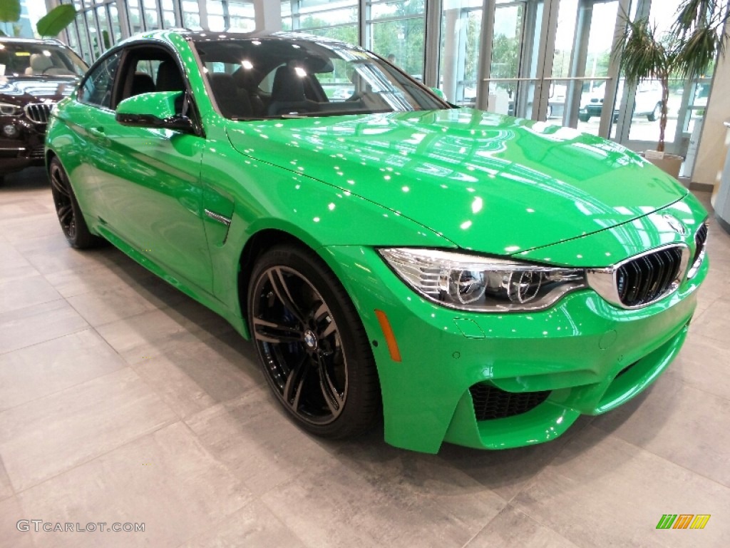 BMW Individual Signal Green BMW M4