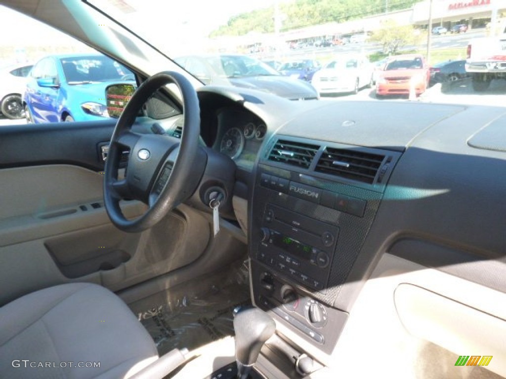 2006 Fusion SE - Dark Blue Pearl Metallic / Camel photo #8