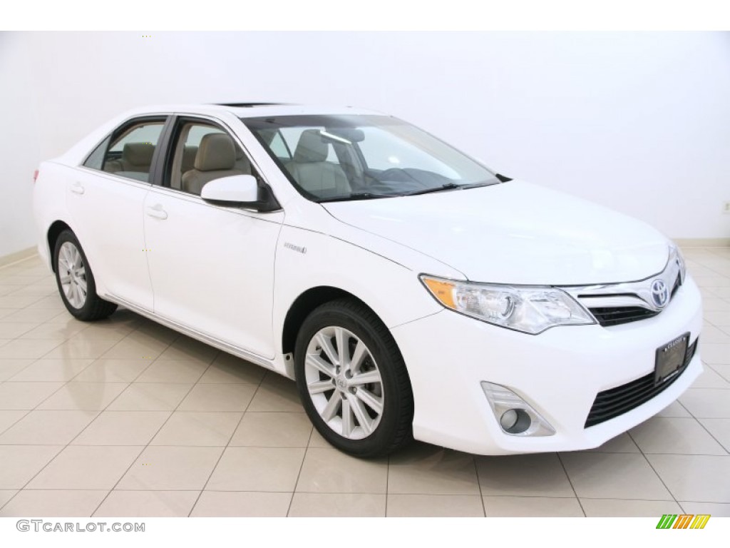 2013 Camry Hybrid XLE - Super White / Ivory photo #1