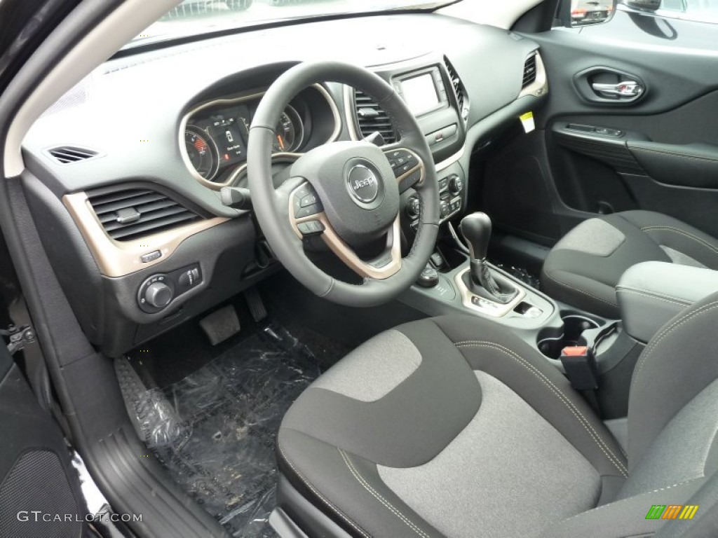 Black Interior 2016 Jeep Cherokee Sport 4x4 Photo #107678443