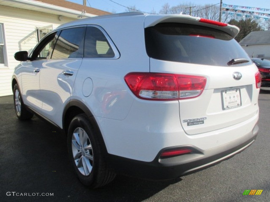 2016 Sorento LX - Snow White Pearl / Satin Black photo #2