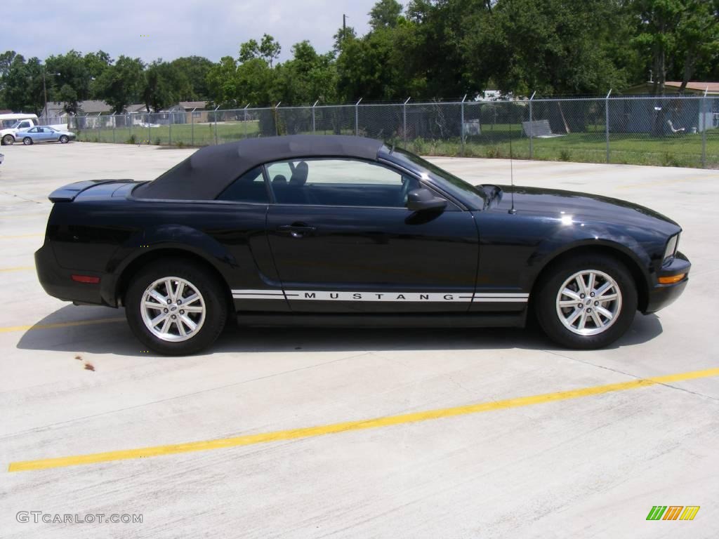 2007 Mustang V6 Deluxe Convertible - Black / Dark Charcoal photo #2