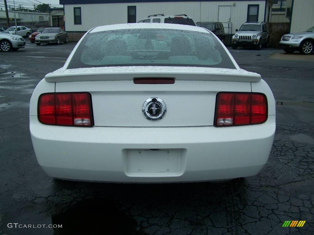 2009 Mustang V6 Coupe - Performance White / Light Graphite photo #4