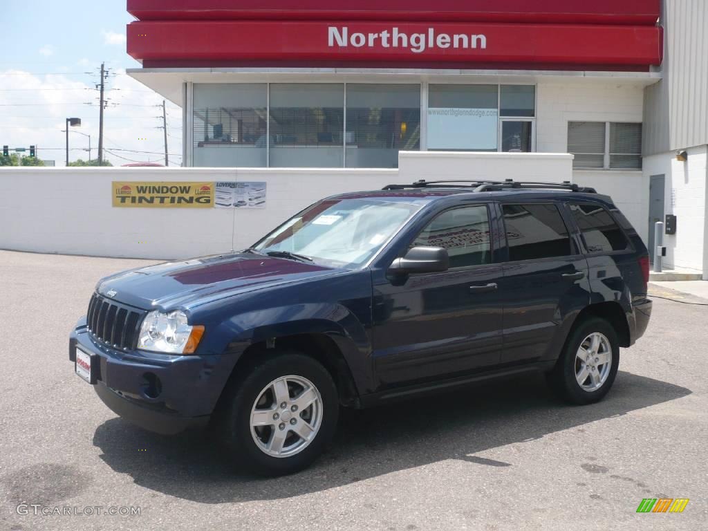 Midnight Blue Pearl Jeep Grand Cherokee