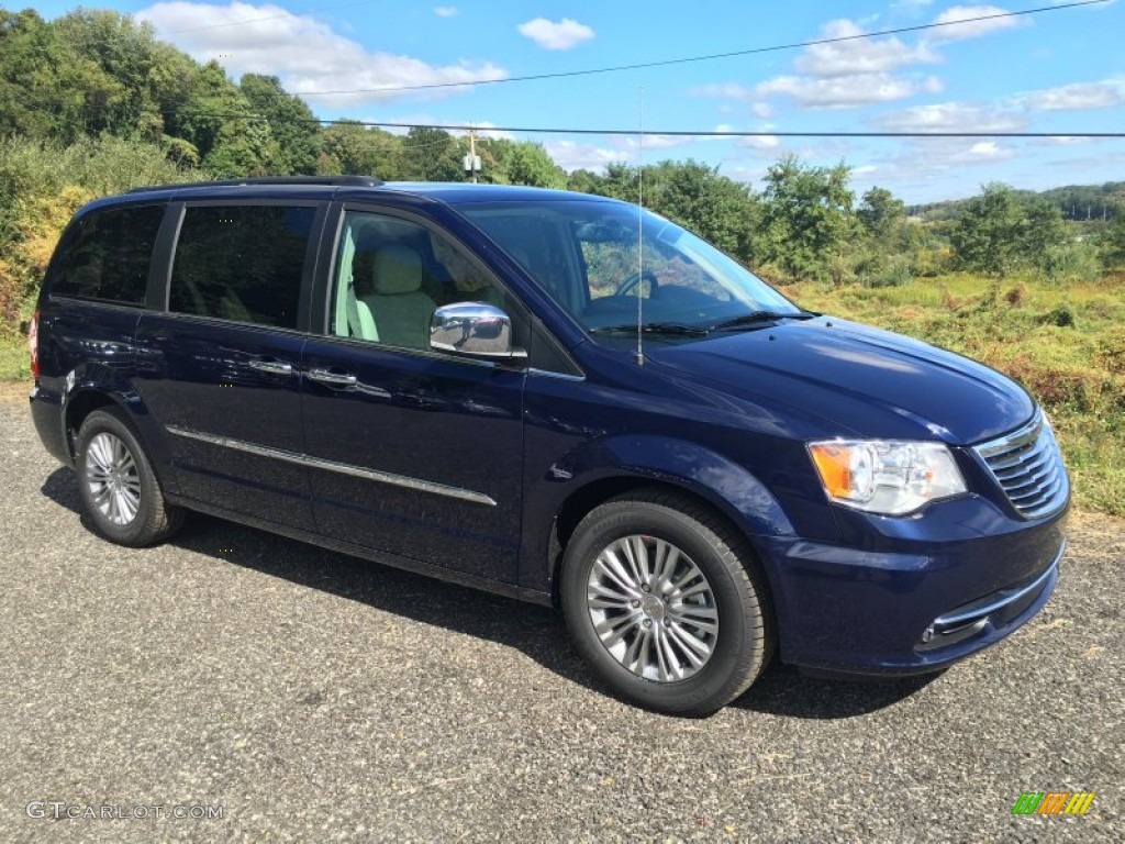 True Blue Pearl 2016 Chrysler Town & Country Touring Exterior Photo #107705550