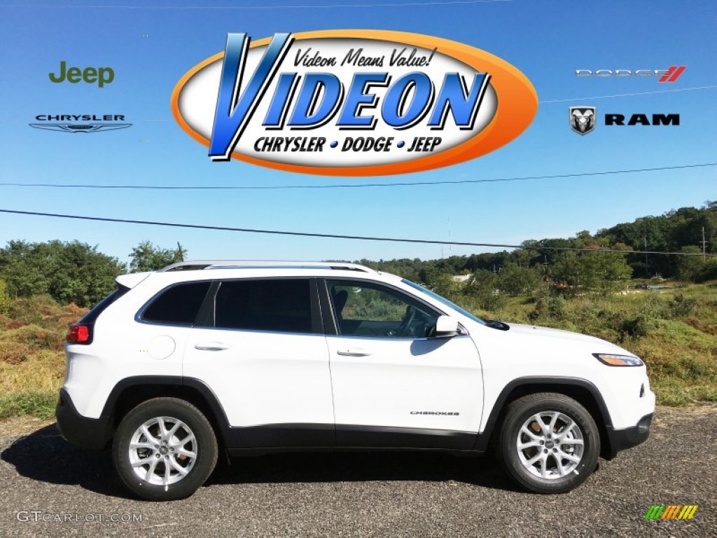 2016 Cherokee Latitude 4x4 - Bright White / Black/Light Frost Beige photo #1