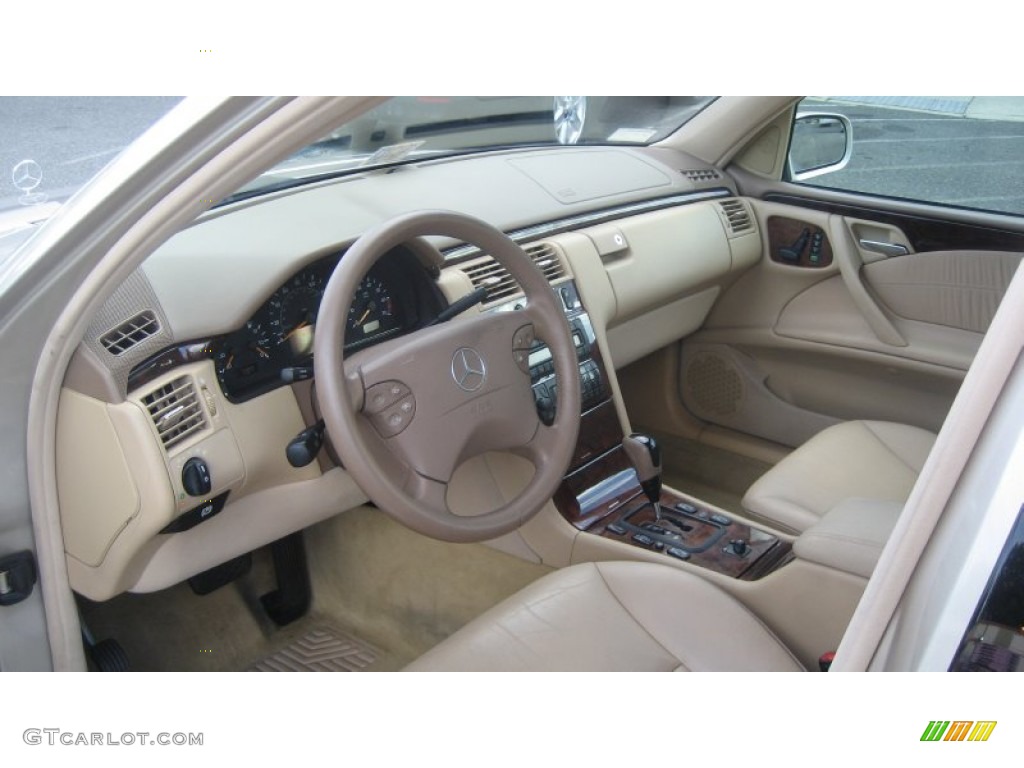 Java Interior 2001 Mercedes-Benz E 320 4Matic Wagon Photo #107709072