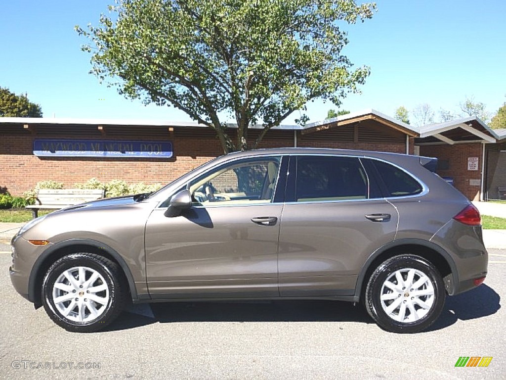 2011 Cayenne  - Umber Brown Metallic / Luxor Beige photo #2