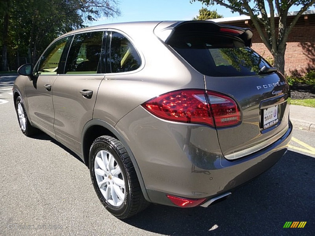 2011 Cayenne  - Umber Brown Metallic / Luxor Beige photo #3