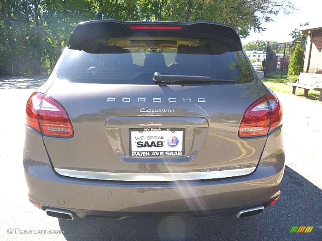 2011 Cayenne  - Umber Brown Metallic / Luxor Beige photo #4