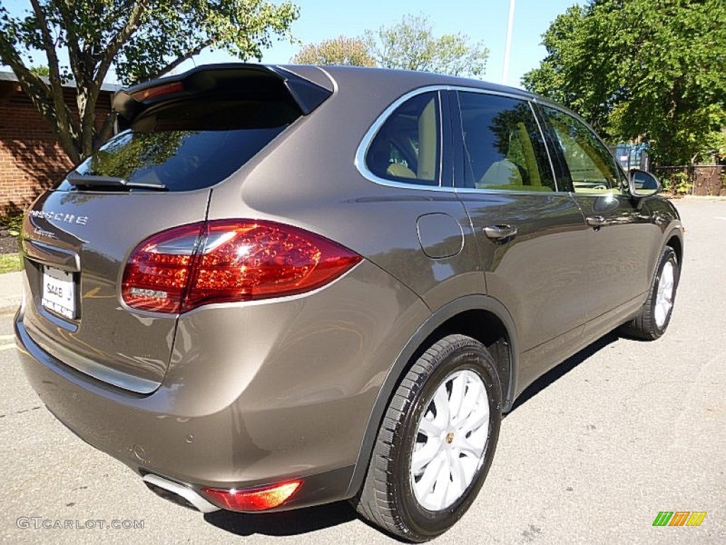 2011 Cayenne  - Umber Brown Metallic / Luxor Beige photo #5