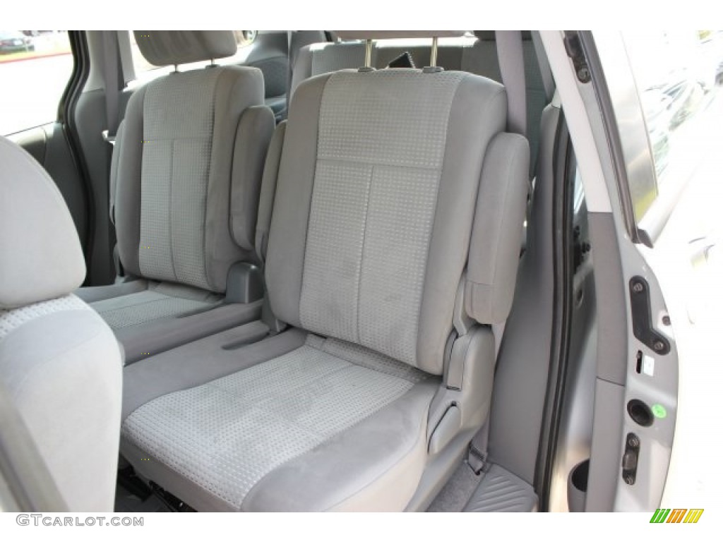 2005 MPV LX - Sunlight Silver Metallic / Gray photo #15