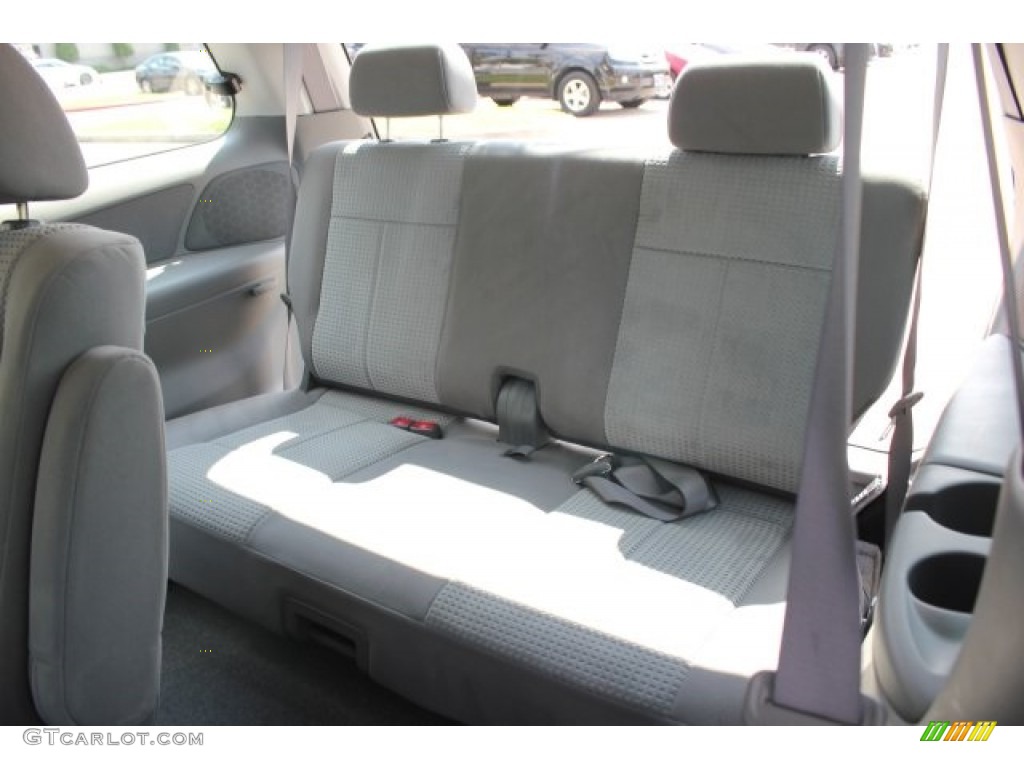 2005 MPV LX - Sunlight Silver Metallic / Gray photo #16