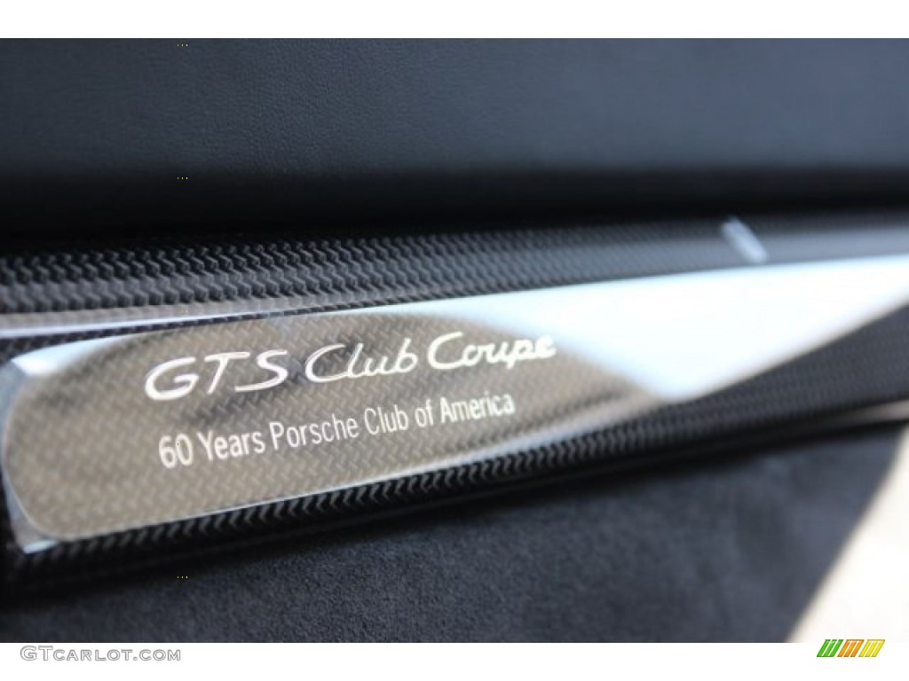 2016 Porsche 911 GTS Club Coupe Marks and Logos Photos