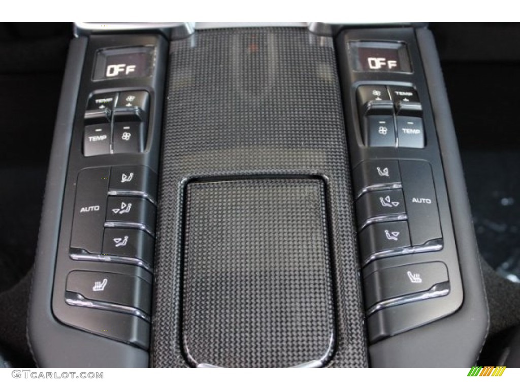 2016 Porsche Panamera GTS Controls Photos