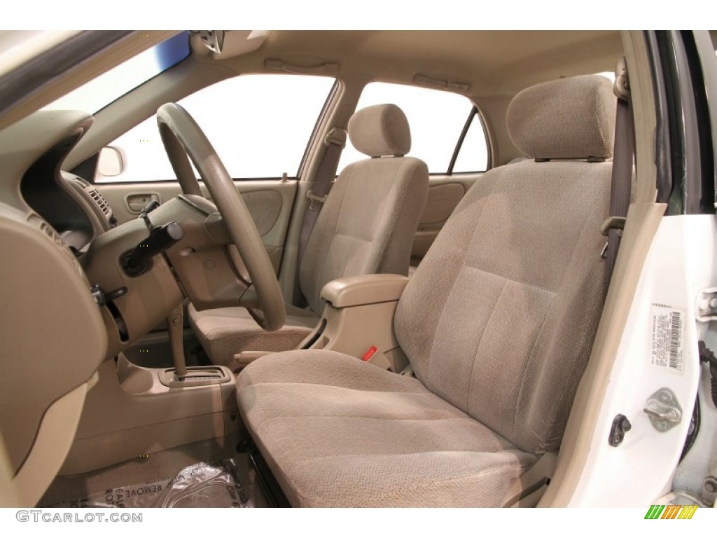 2002 Toyota Corolla LE Front Seat Photos