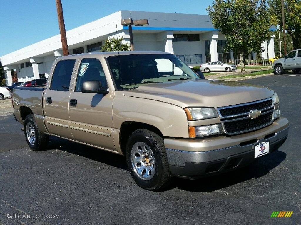 2006 Silverado 1500 LS Crew Cab - Sandstone Metallic / Tan photo #3