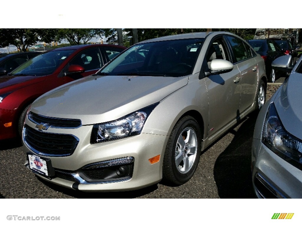 2016 Cruze Limited LT - Champagne Silver Metallic / Medium Titanium photo #1