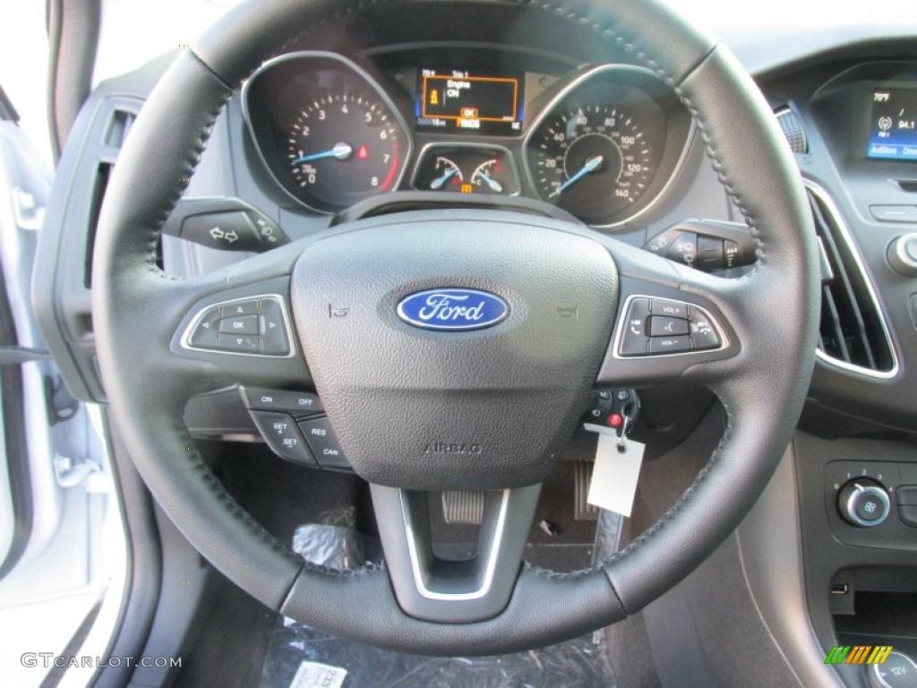 2015 Ford Focus SE Sedan Charcoal Black Steering Wheel Photo #107754603