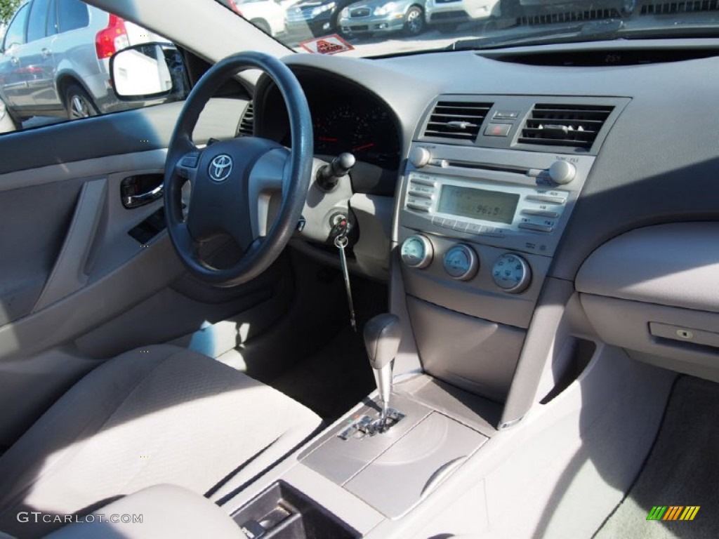 2007 Camry LE V6 - Black / Bisque photo #14