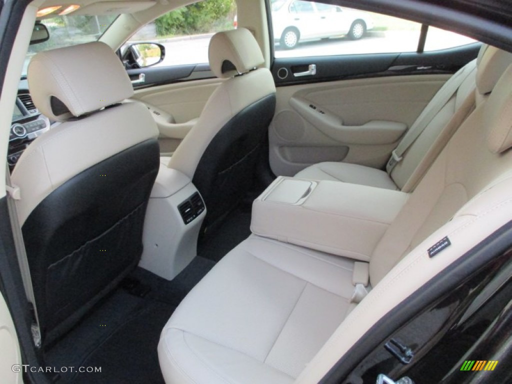 2015 Kia Cadenza Premium Rear Seat Photos