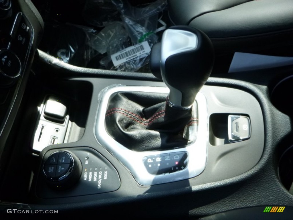 2016 Jeep Cherokee Trailhawk 4x4 Transmission Photos