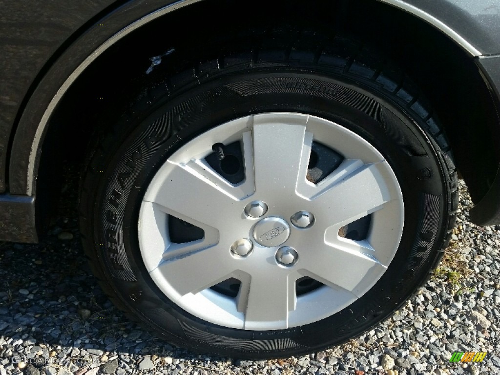 2006 Focus ZX4 SES Sedan - Liquid Grey Metallic / Dark Flint/Light Flint photo #24