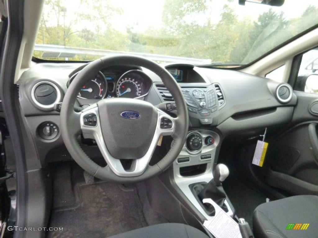 Charcoal Black Interior 2016 Ford Fiesta SE Hatchback Photo #107779684
