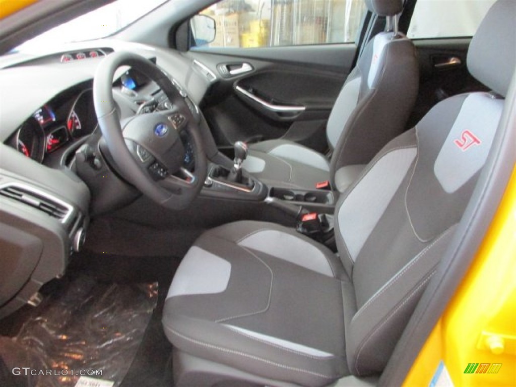 2016 Ford Focus ST Front Seat Photo #107786980