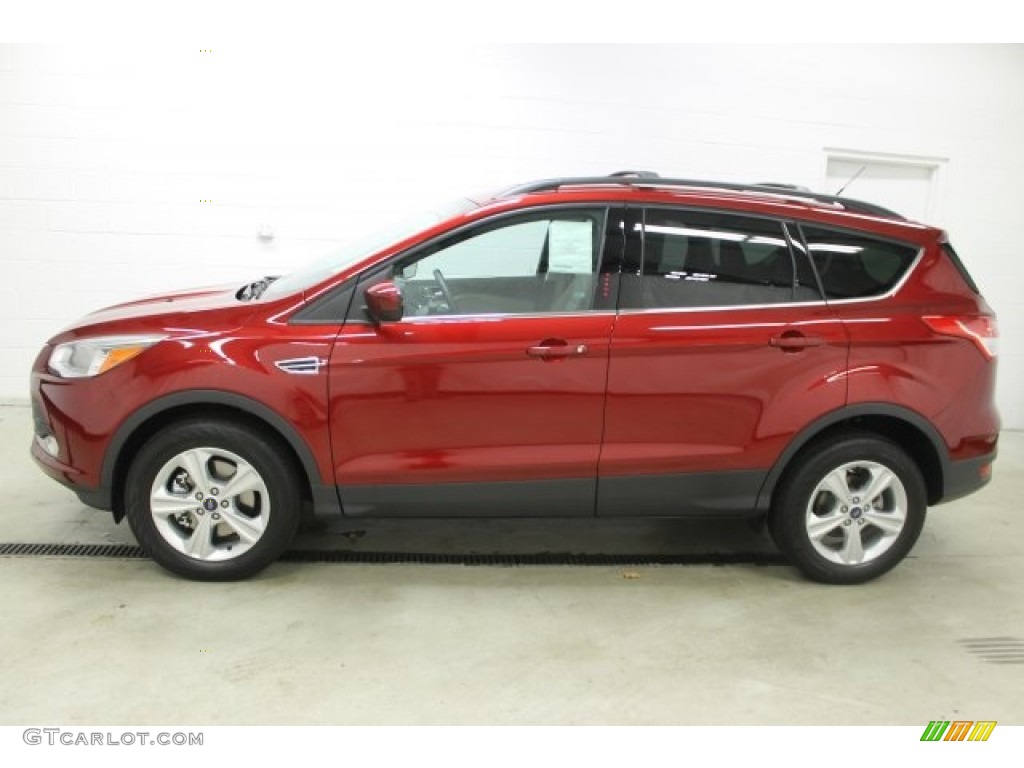 2016 Escape SE 4WD - Ruby Red Metallic / Medium Light Stone photo #1