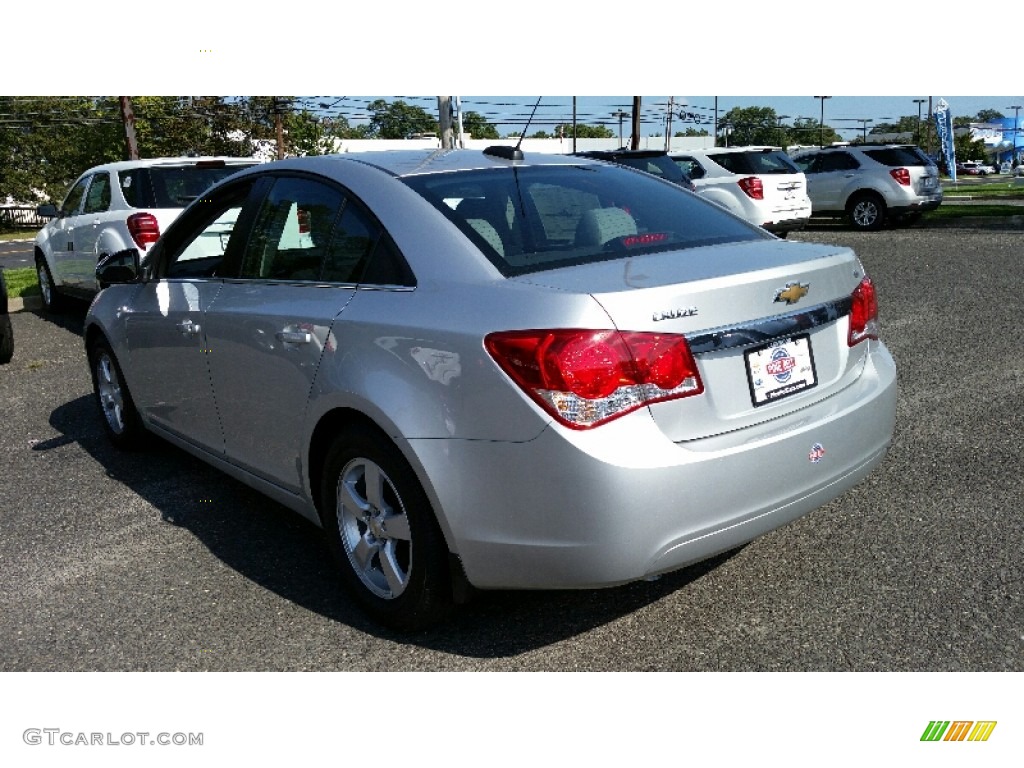 2016 Cruze Limited LT - Silver Ice Metallic / Medium Titanium photo #4